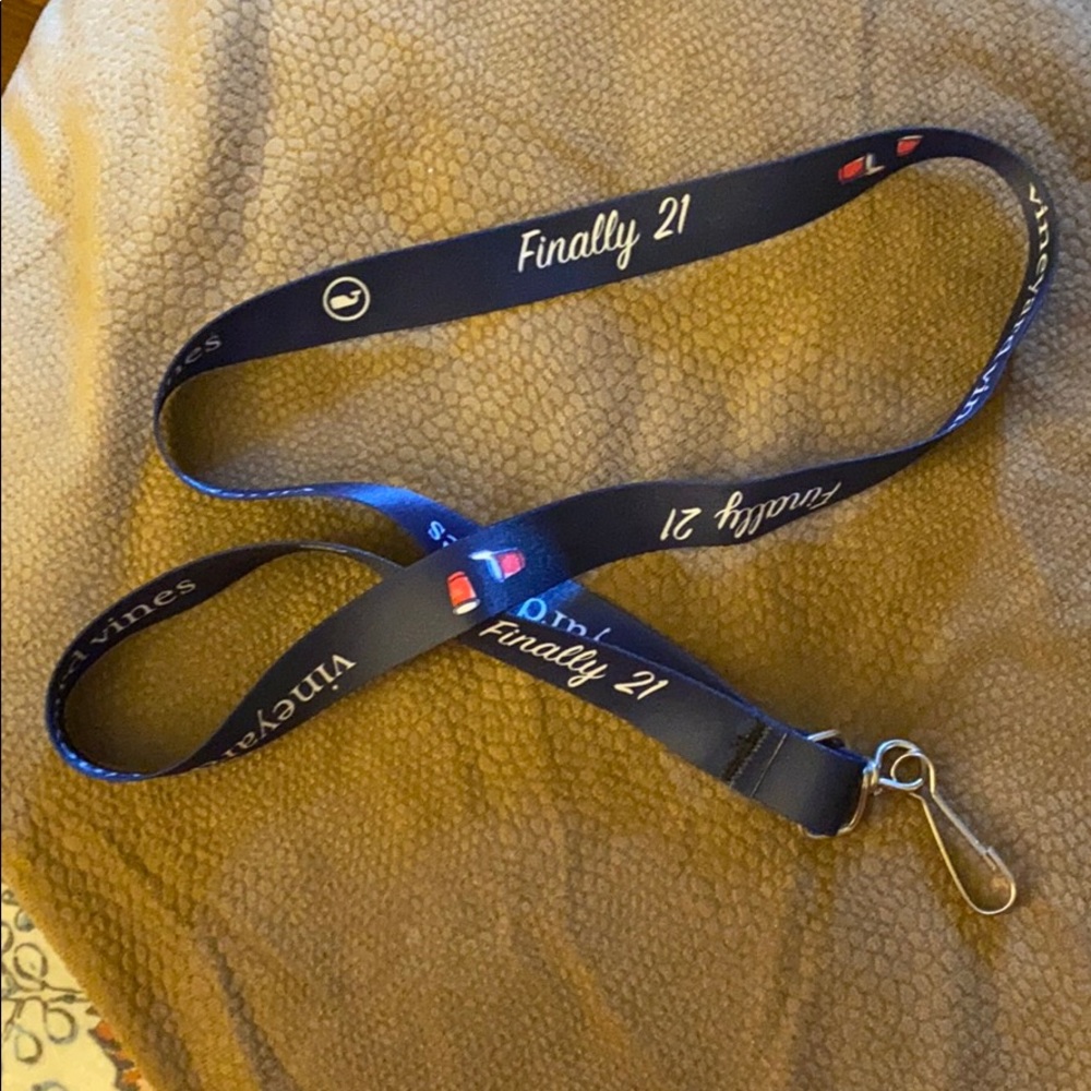 vineyard vines Lanyard “Finally 2021”